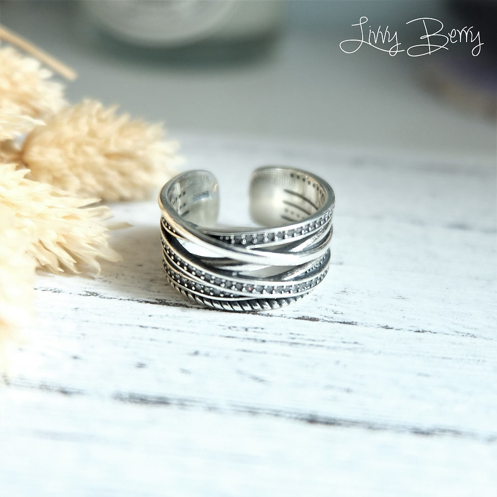 Thumbnail: 925 Silver Criss-Cross Pattern Ring Ring with Natural Zircon