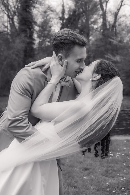 Hochzeitspaar schwarz weiß Bild nach Freier Trauung in Meißen