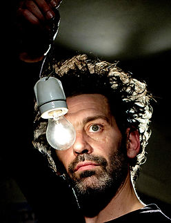 Fanch Photo_ampoule_crédit_Remy_Artiges_dec_17_edited.jpg