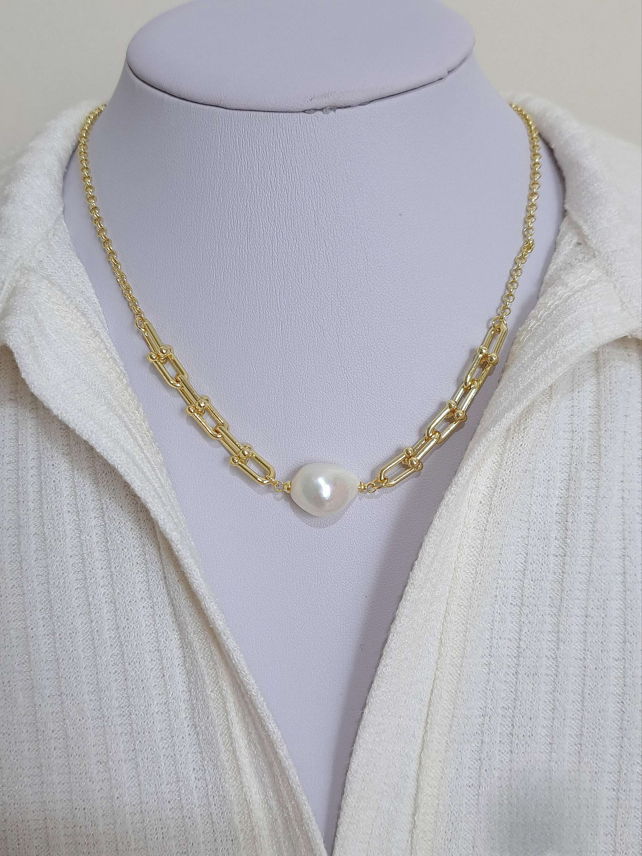 Pera Pearl Gold Chain Necklace | Plated