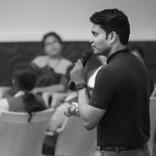 Shahid KP, FRWRDx mentor and founder of Crivlab, speaking at a student event