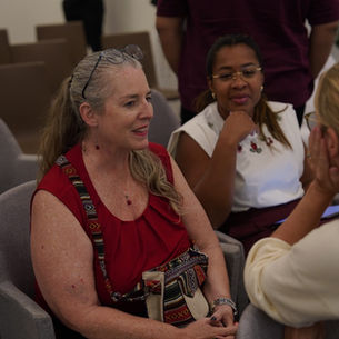 Cami Foerster in conversation with fellow founders at a FRWRDx program session in Dubai