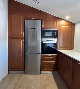 Cocina madera a medida fabricada en Guadalcanal por cocinas Leandro e Hijos