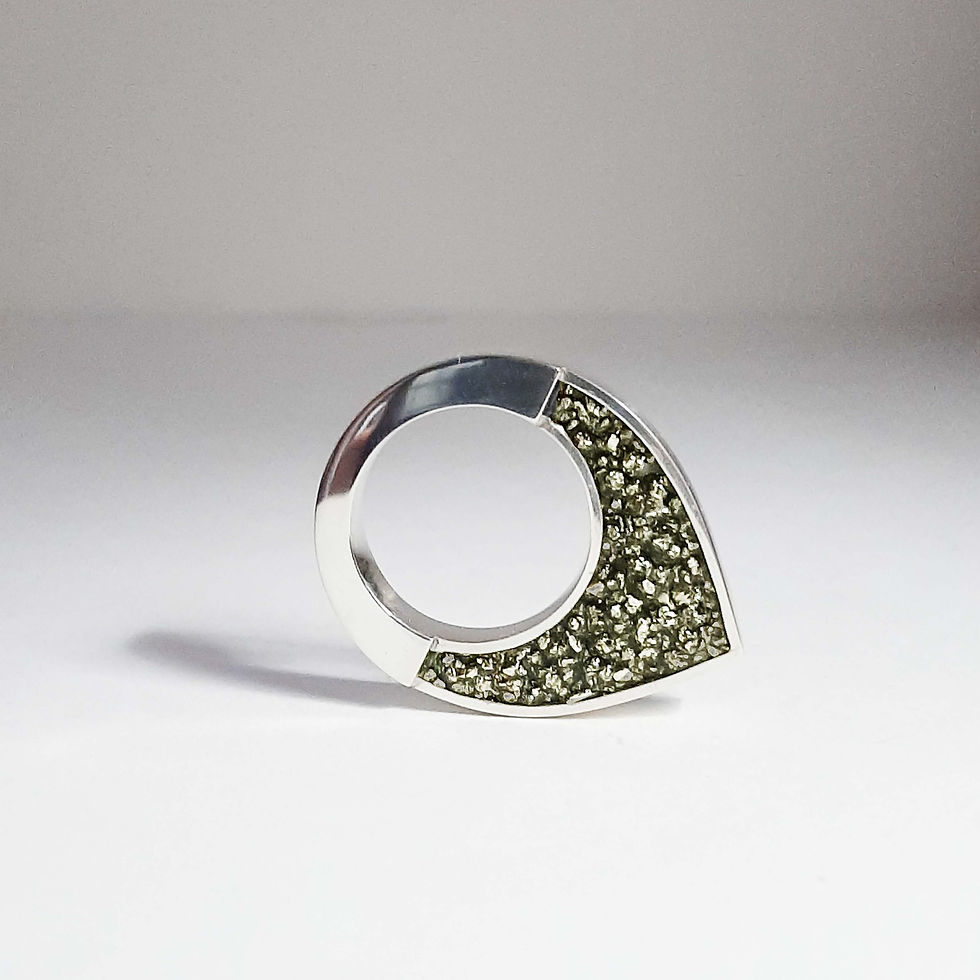 Anillo hecho a mano en plata