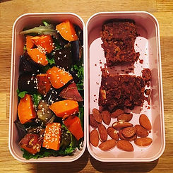 Lunch prep’ ! Eating healthy & saving mo