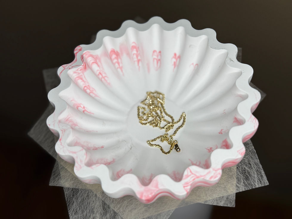 Thumbnail: Handgemachte Schmuckschale – Blush Marble