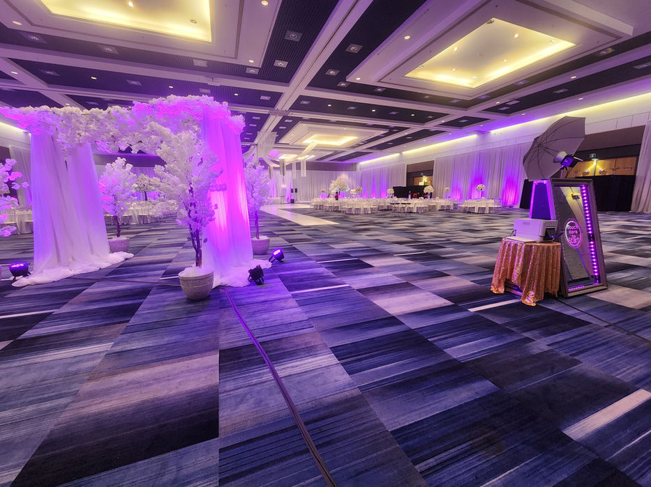 Beautiful wedding venue with mirror me interactive photo booth experience