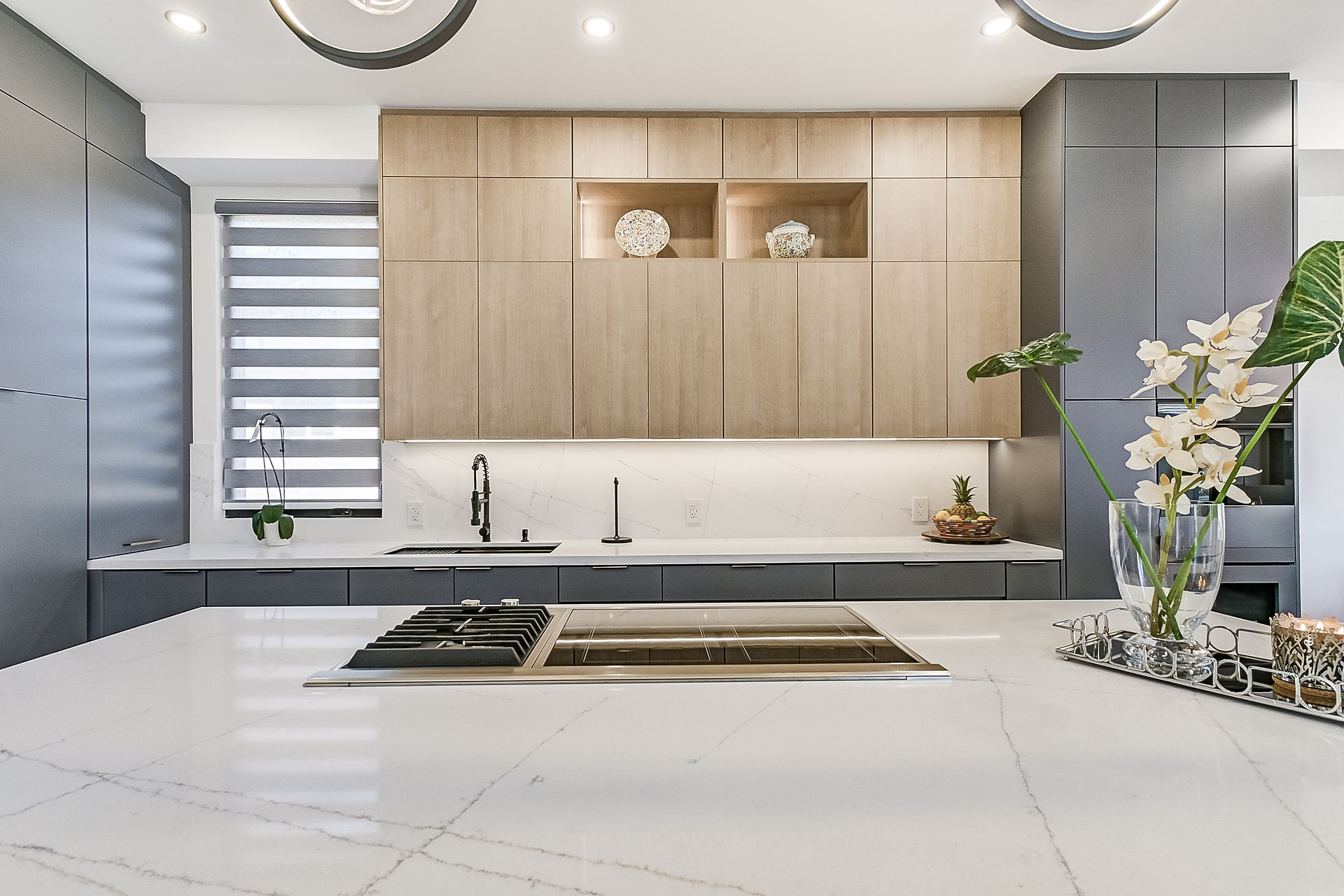 oakville large island in kitchen