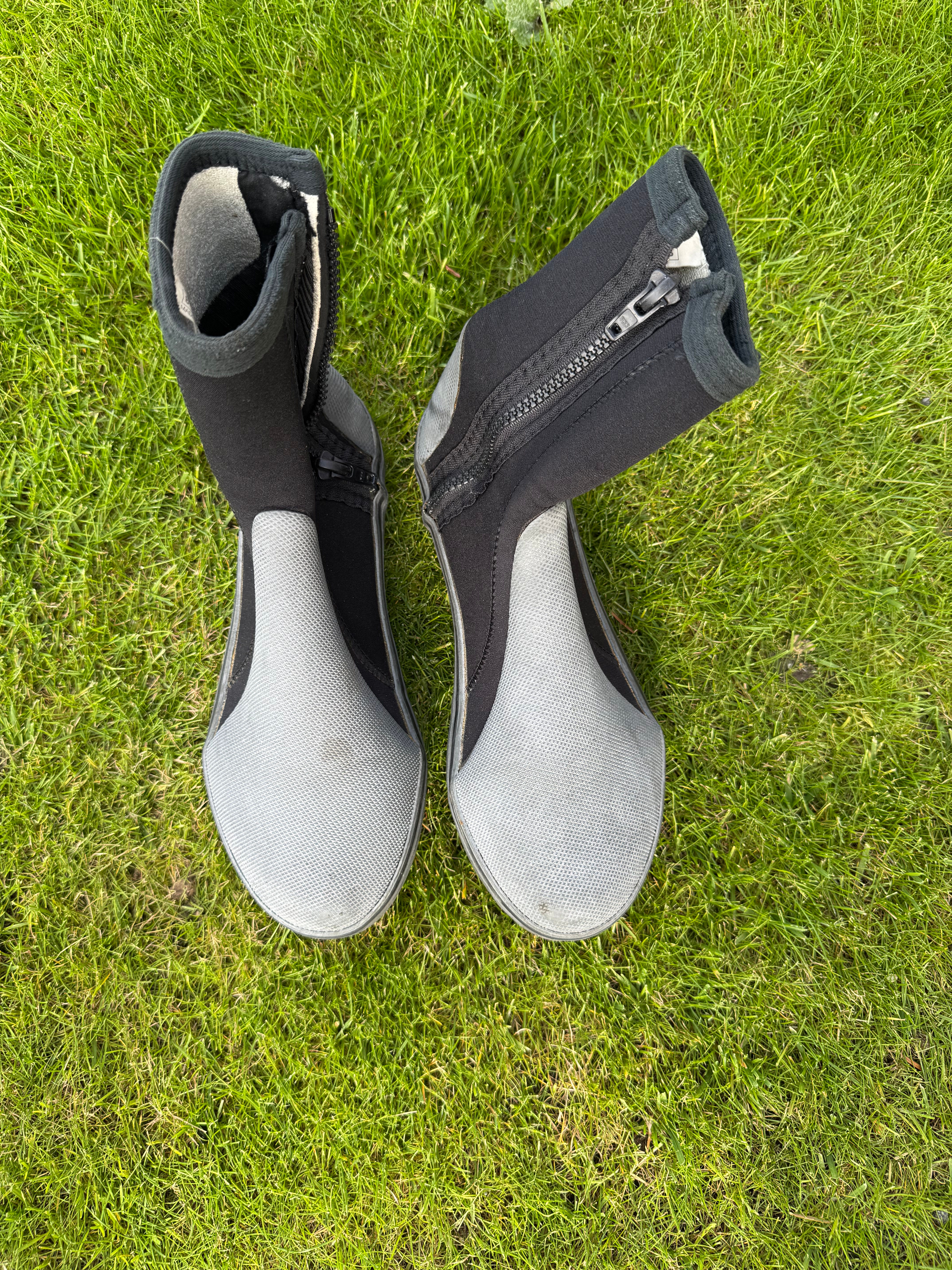 Wet Suit boots