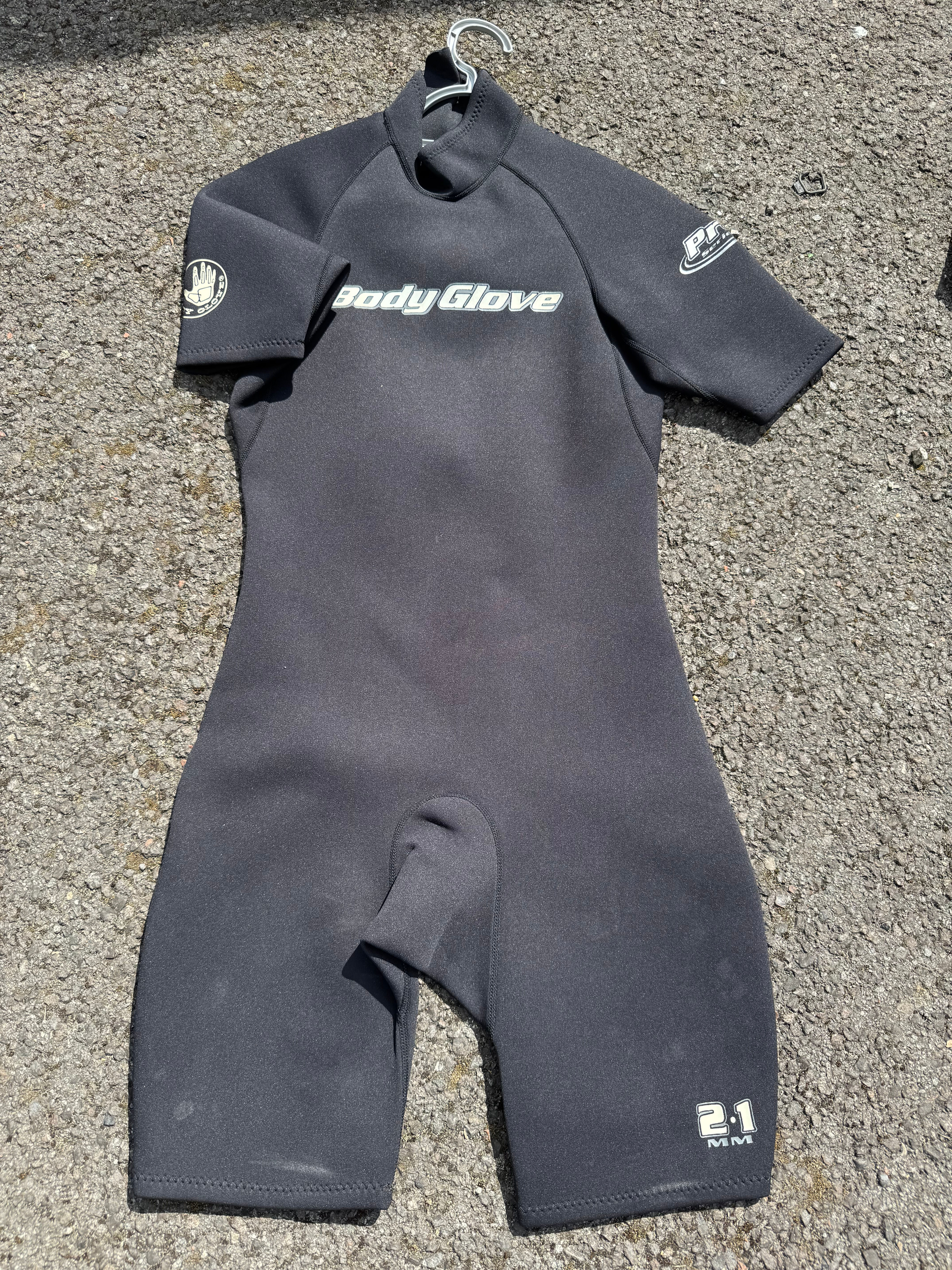 Wet suit