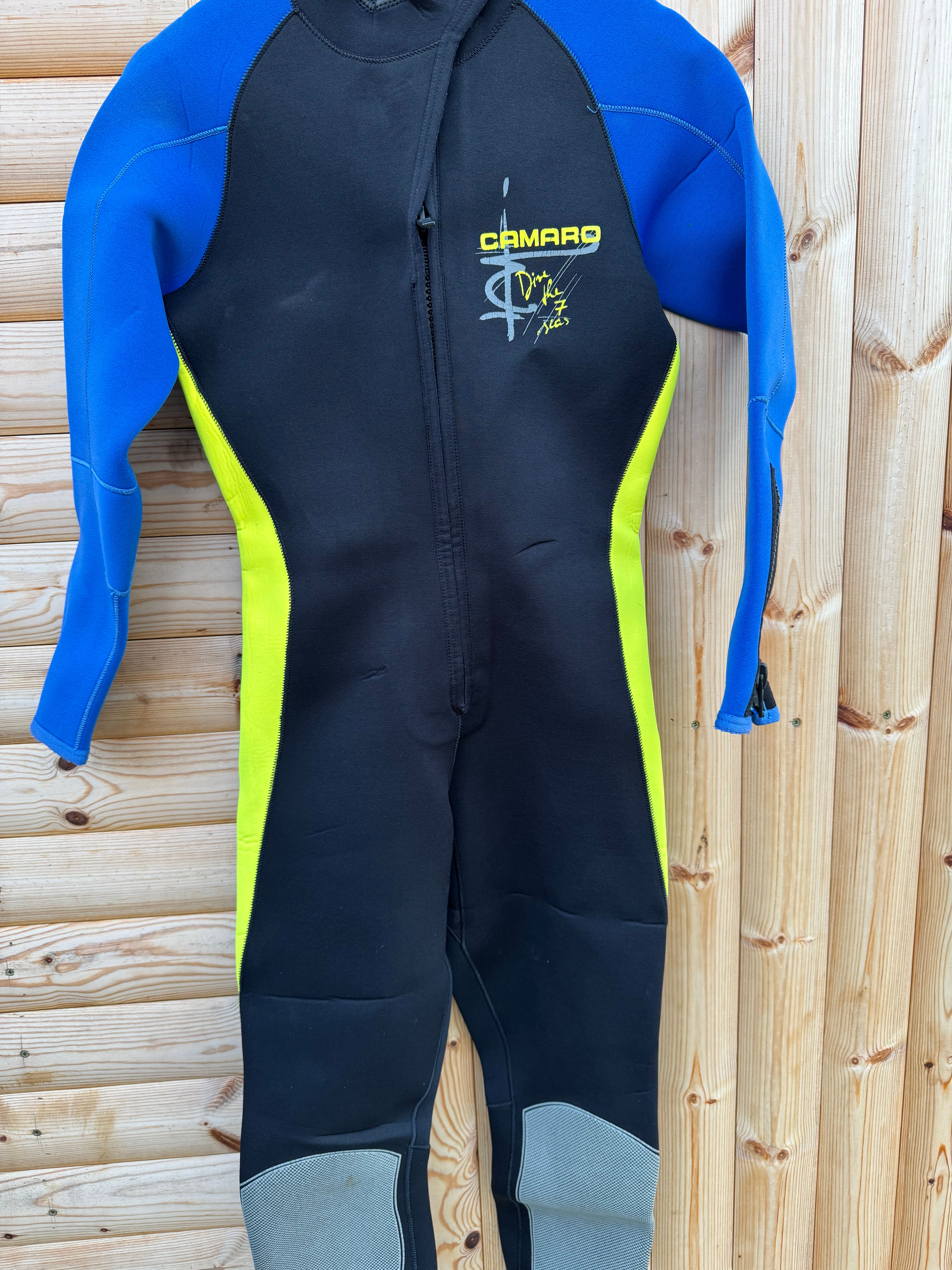 Camaro 3mm wetsuit.