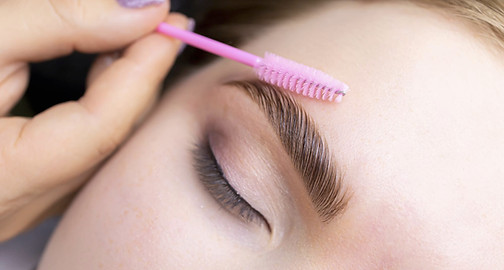 Maquillage semi-permanent sourcils shading effet naturel
