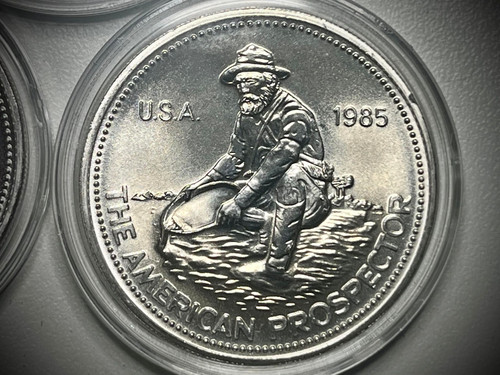 AMERICAN PROSPECTER 1オンスシルバーコイン 1985 or 1986 Engelhard American Prospector 1oz 999 FINE