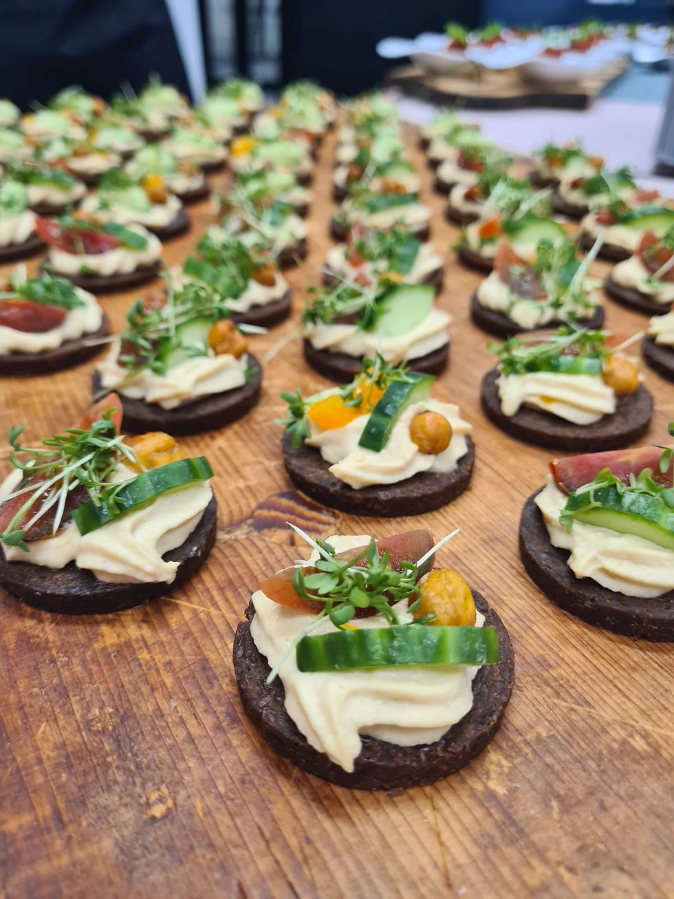 Pumpernickel mit HUmmus