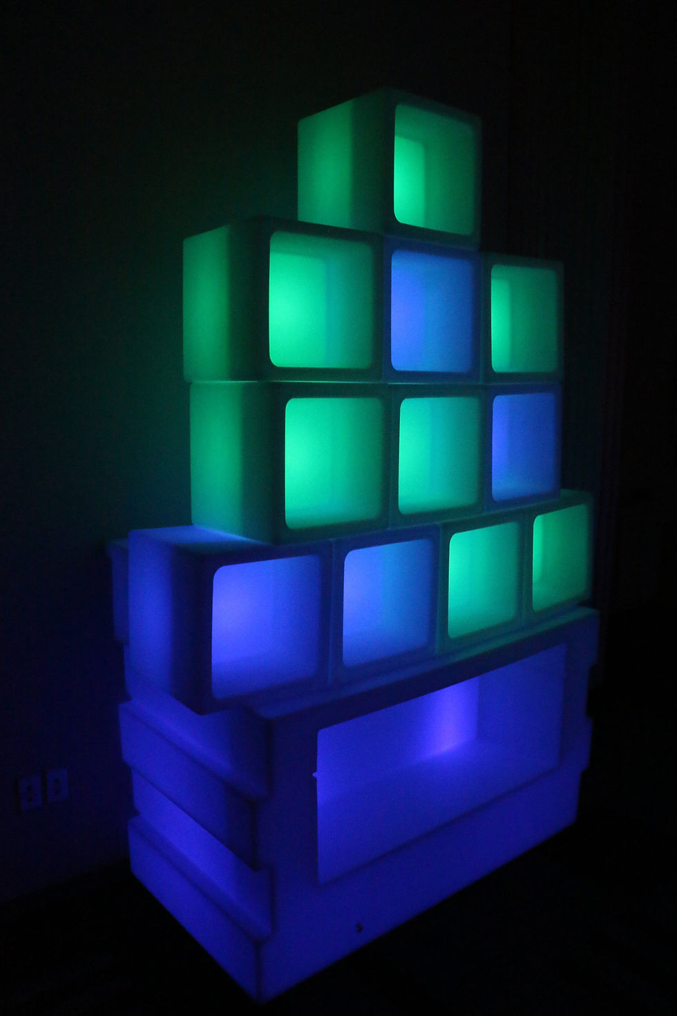 Thumbnail: Glow Cubic Tank