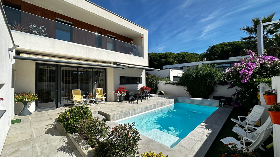 Villa d'architecte dans le quartier du Golf en vente chez HaKaMaN - L'Artisan de l'immobilier