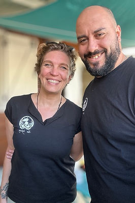 Cathy et Ramzi en tenu image