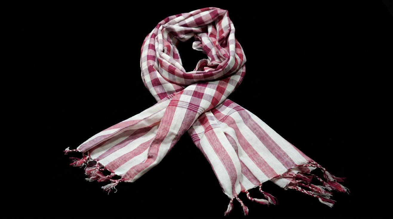 Écharpe Krama Traditionnelle rose et blanc