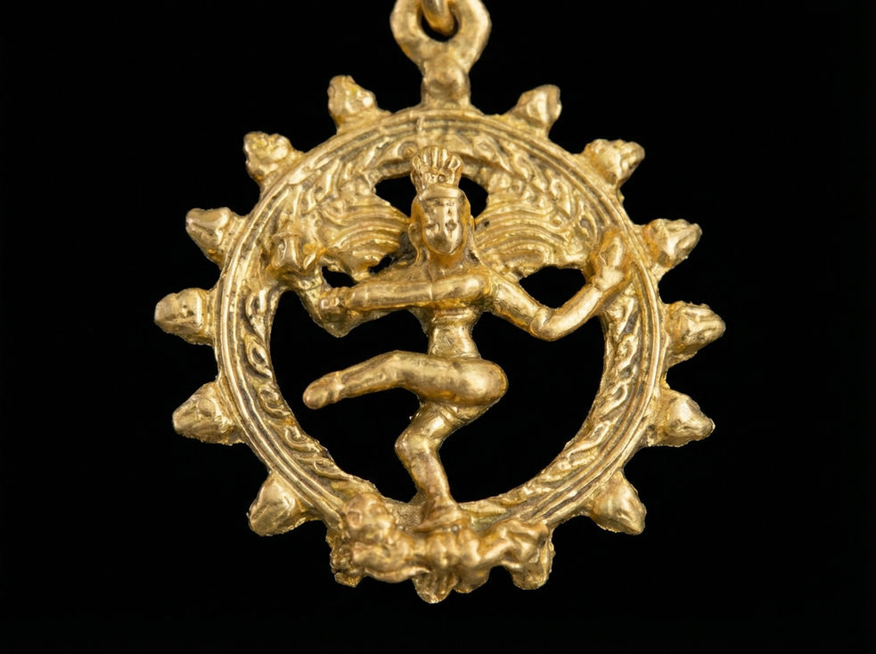 Pendentif doré, divinité dansante