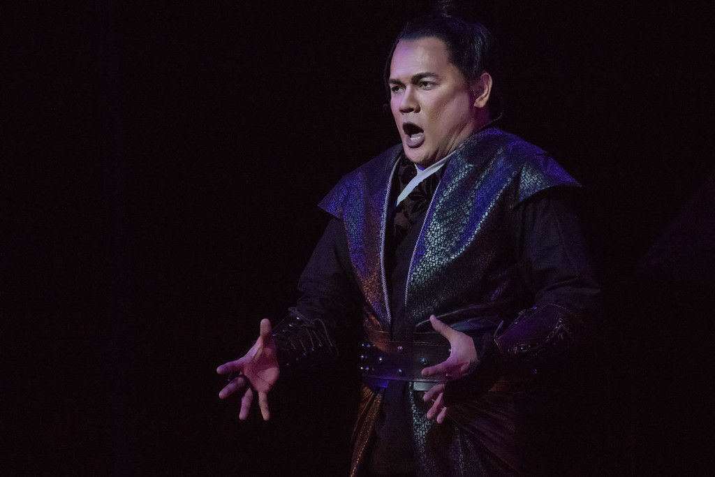 Photo-Calaf-Turandot-OperaSouthwest.jpg