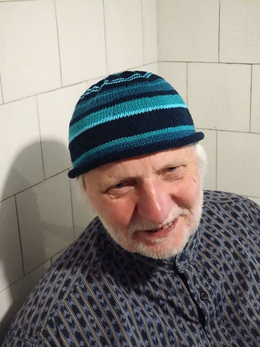 Gerhard mit neuem Hauberl April 2026 b.jpg