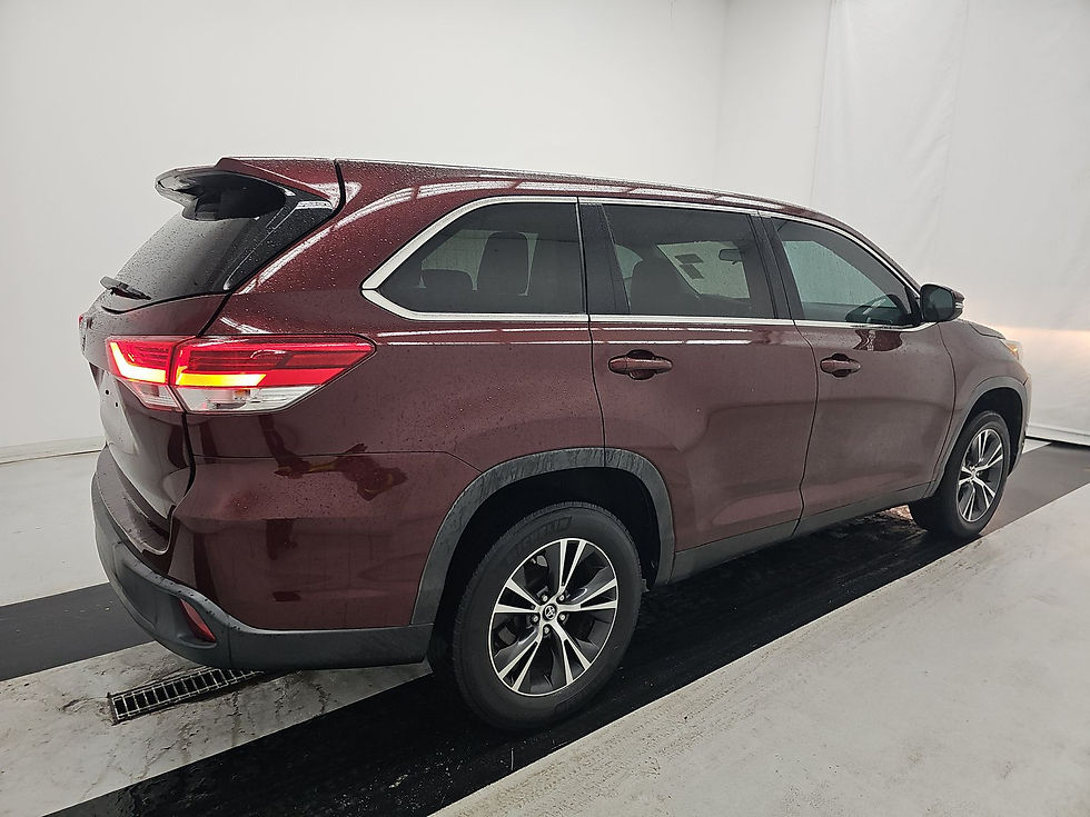 Thumbnail: 2019 Toyota Highlander LE