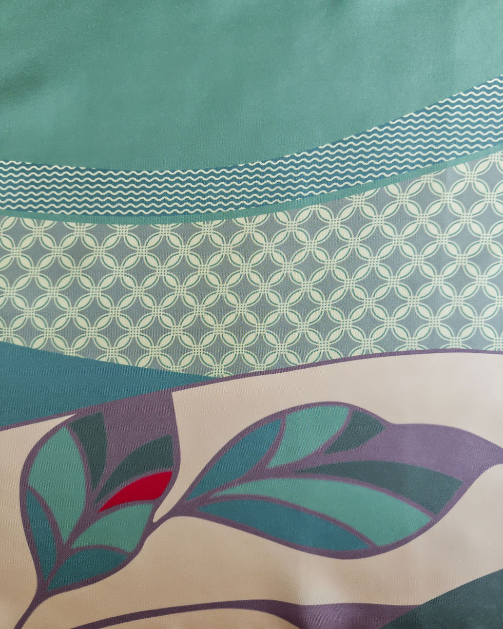 Thumbnail: Qeiwa gentle silk scarf