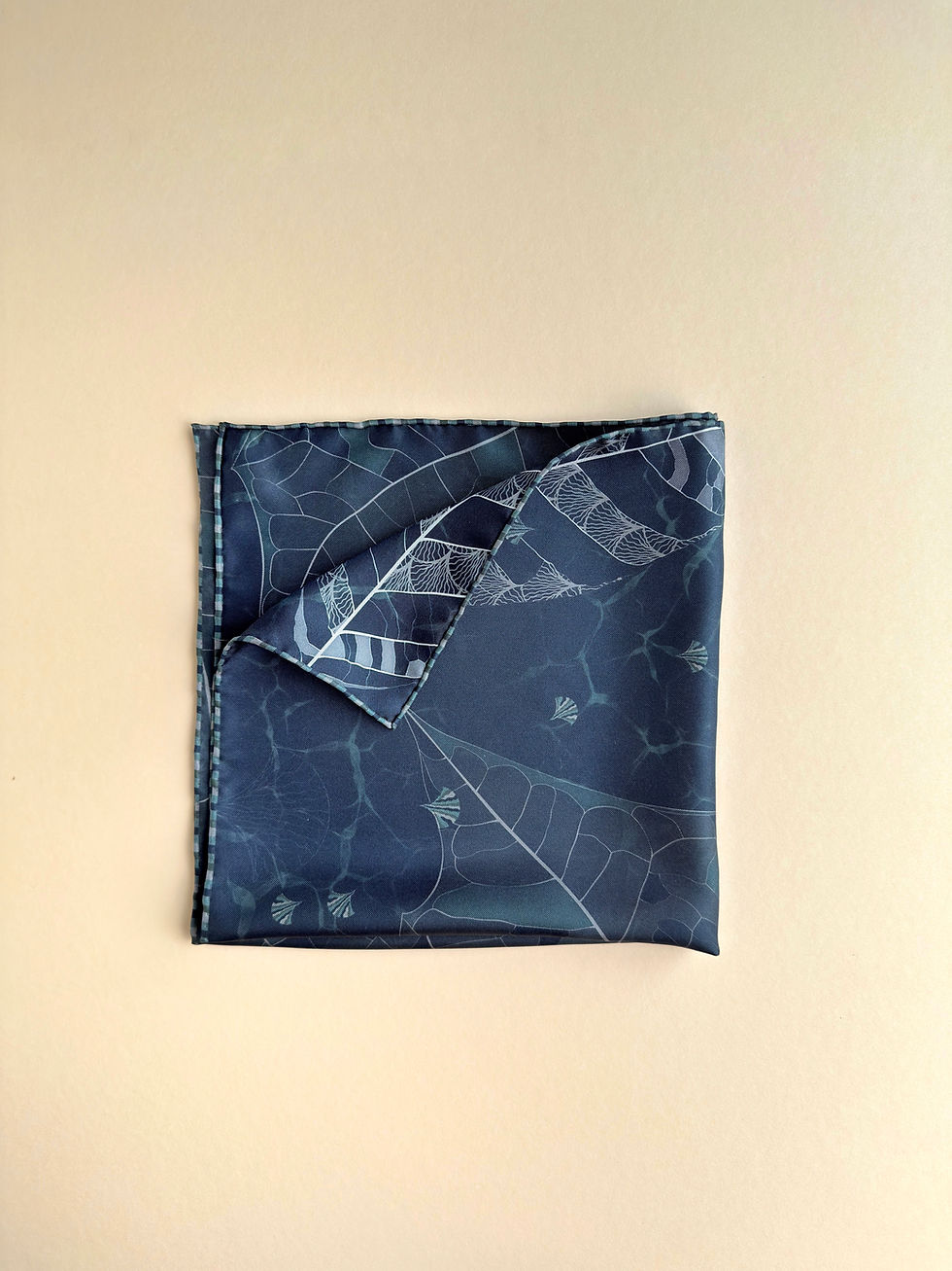 Thumbnail: Qeiwa small silk scarf in deep teal