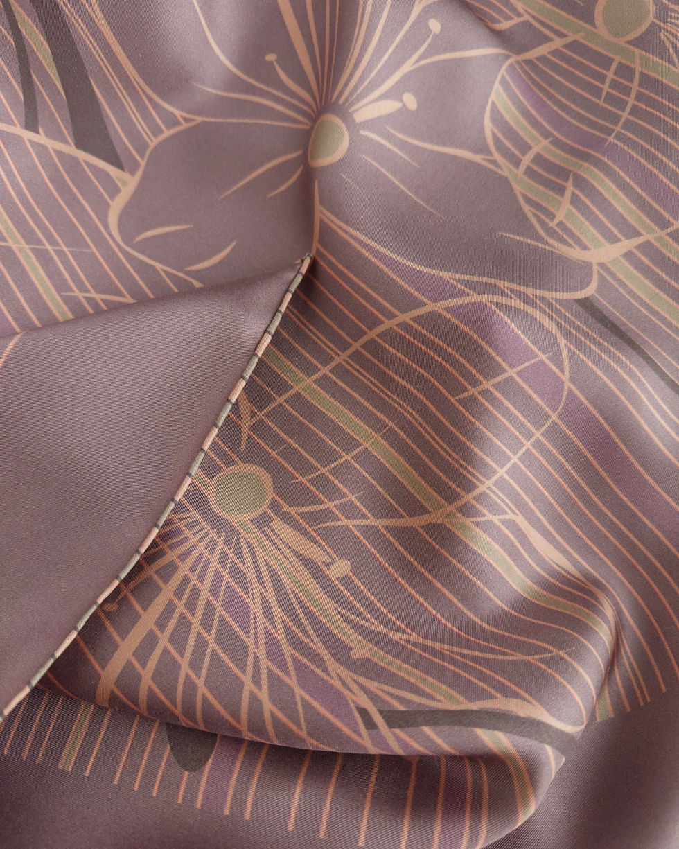 Thumbnail: Qeiwa earth tones silk scarf