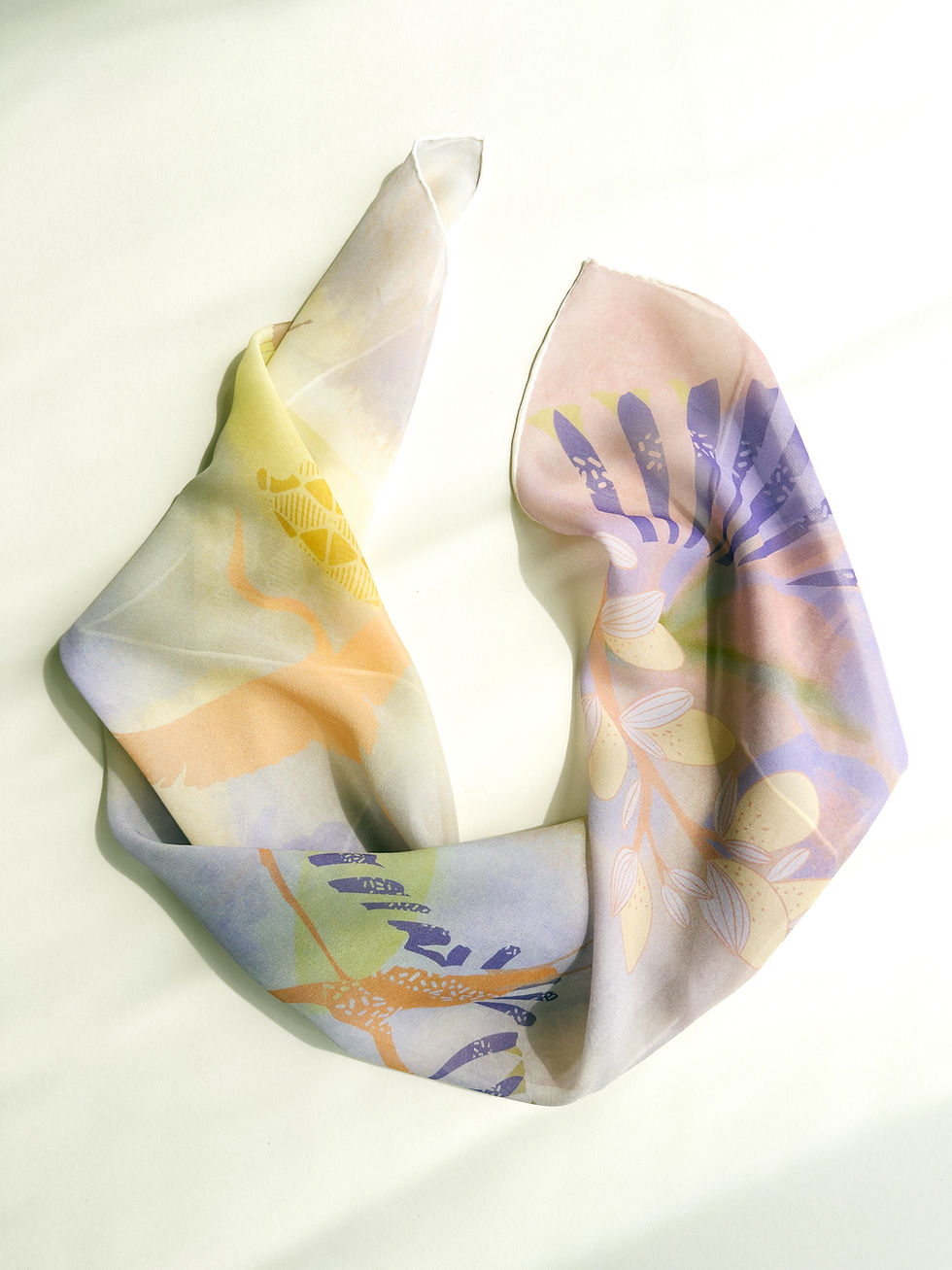 Thumbnail: Qeiwa gentle silk scarf