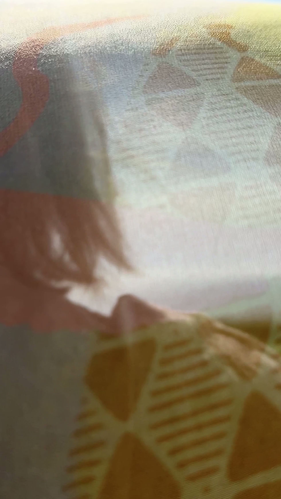 Thumbnail: Qeiwa refined silk scarf