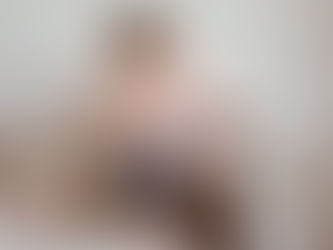 Portrait Audrey - Étoiles et crayon gris