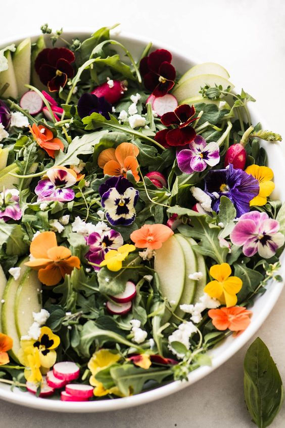 salad with flowers