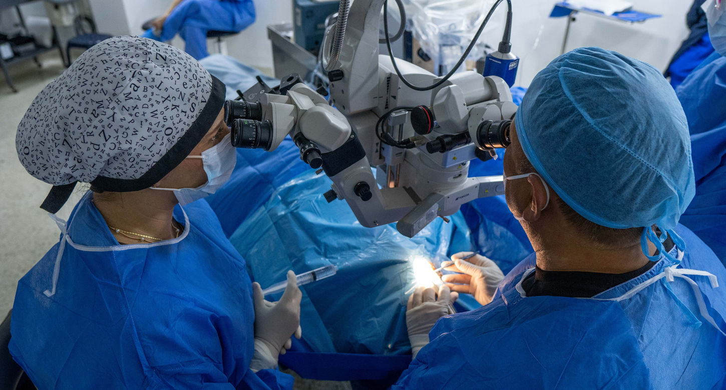 Dr. Miguel Brito oftalmólogo retinólogo de Venezuela. Especialista de retina y vítreo del Instituto Docente de Especialidades Oftalmológicas - IDEO, clínica oftalmológica de Maracaibo.