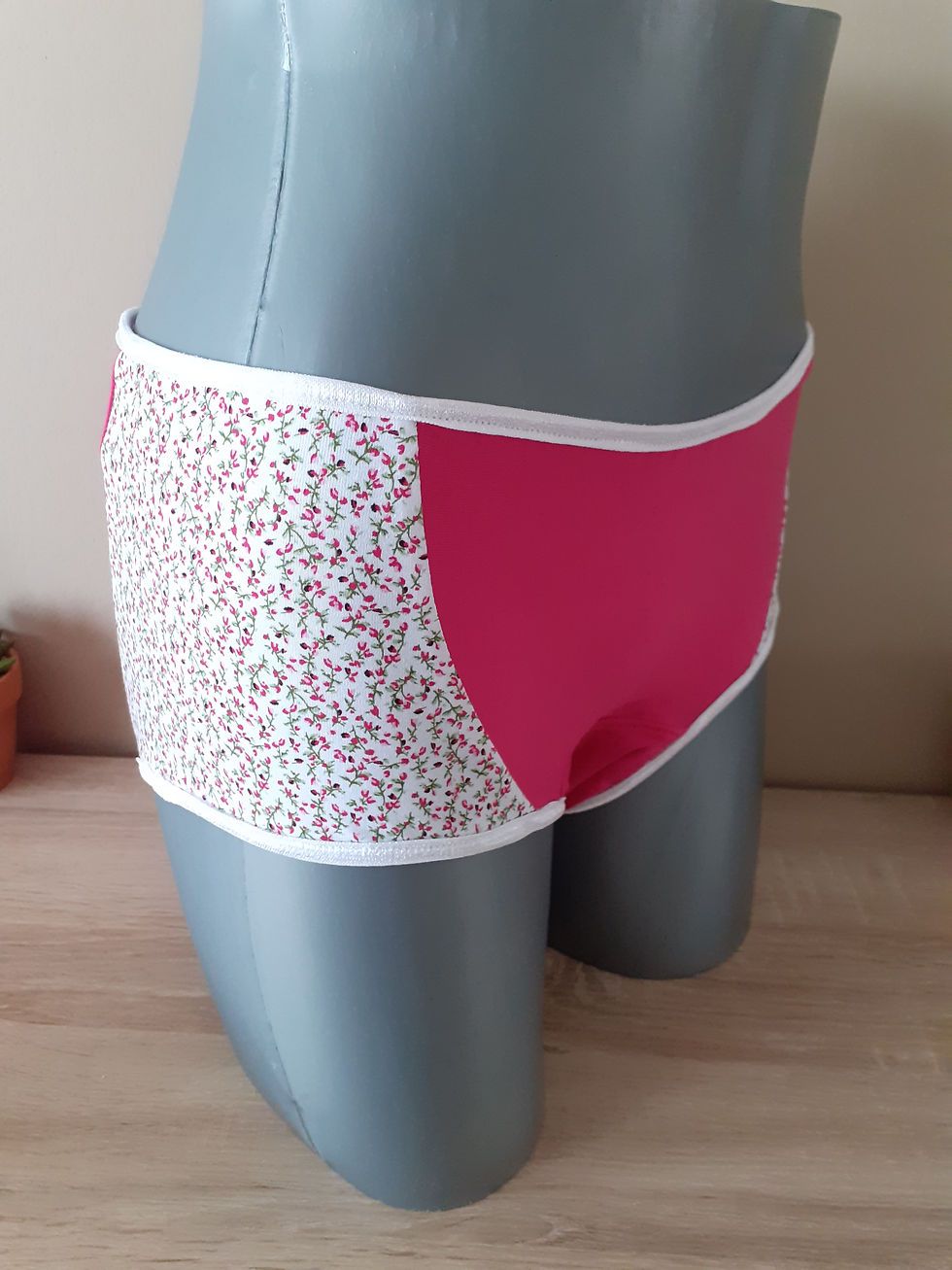 Miniature : Shorty menstruel flux important et son insert amovible,modèle CACTUS