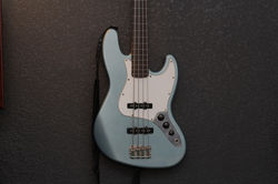 Fender Fretless Jazz Bass