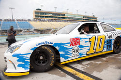 Flo Ready to Roll - Rapper vs. Racer