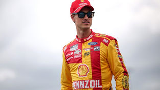 Cup Series: Logano wins a race of attrition in Texas
