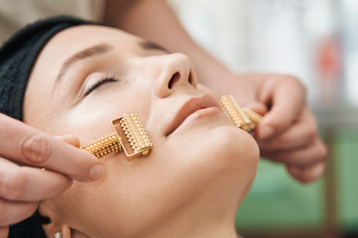 Facial Wood Therapy in the Aesthetics Program