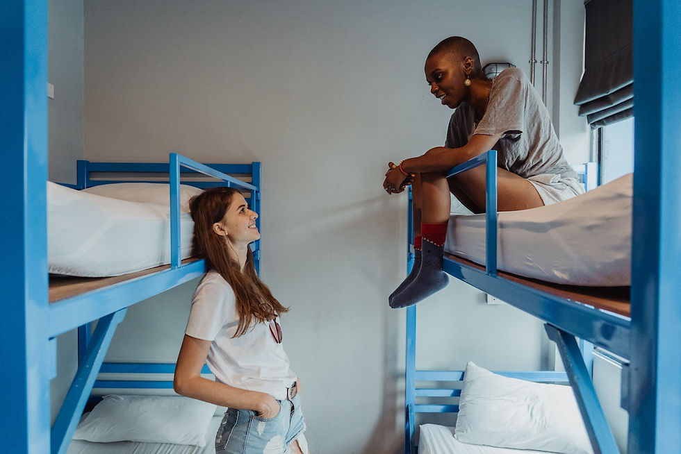 2 girls in bunkbeds