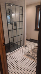 bathroom 3.jpg
