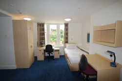 Twin bedroom2