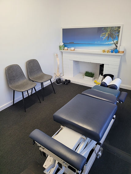 Thornlie chiropractor treatment room with chiro table.