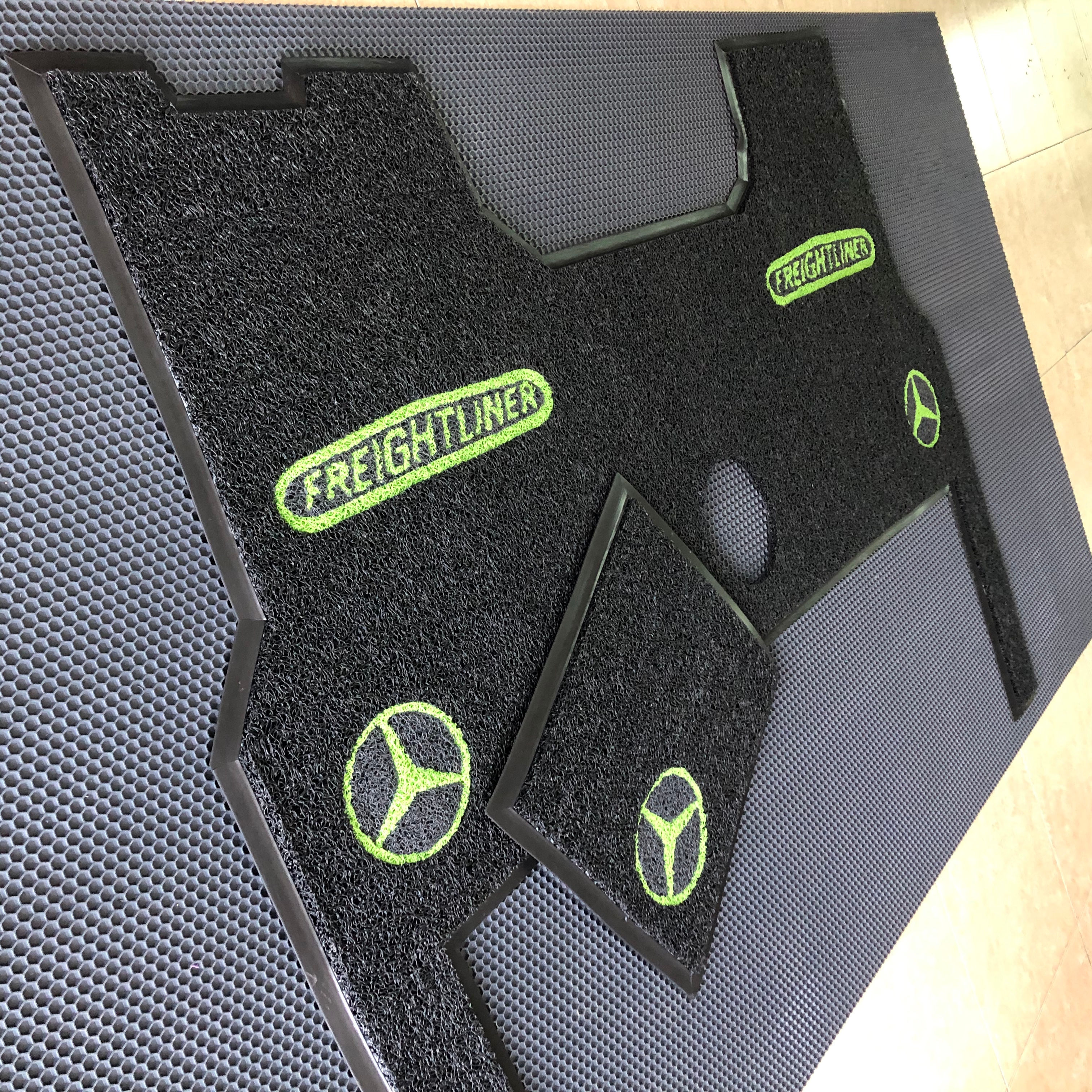 Tapetes  para  cabinas FREIGHTLINER