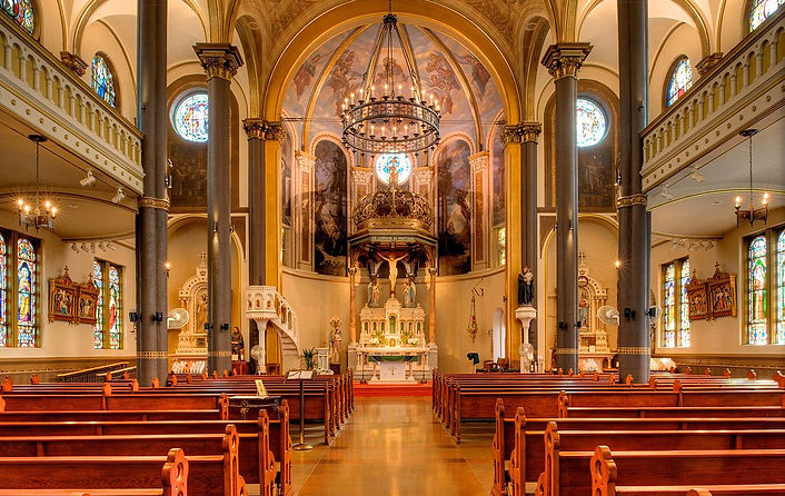 1200px-Viewing_the_Sanctuary_at_St._Stanislaus_Kostkas,_Pittsburgh.jpg