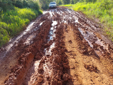 ATENÇÃO MOTORISTAS HA UM BLOQUEIO PARA AUTOMOVEIS DE PEQUENO PORTE PRÓXOMO A SÃO JOSÉ DIONISIO CER..