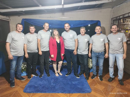 Pessoas do bem e que vivem em função de salvar vidas obrigado por existirem, Parabéns,
Muito respeito a esse povo que com suas mãos e dedicação merecem nosso respeito,
Minha gratidão a essa equipe