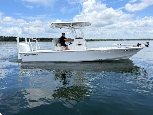2021 Sportsman Masters 247 Bay Boat