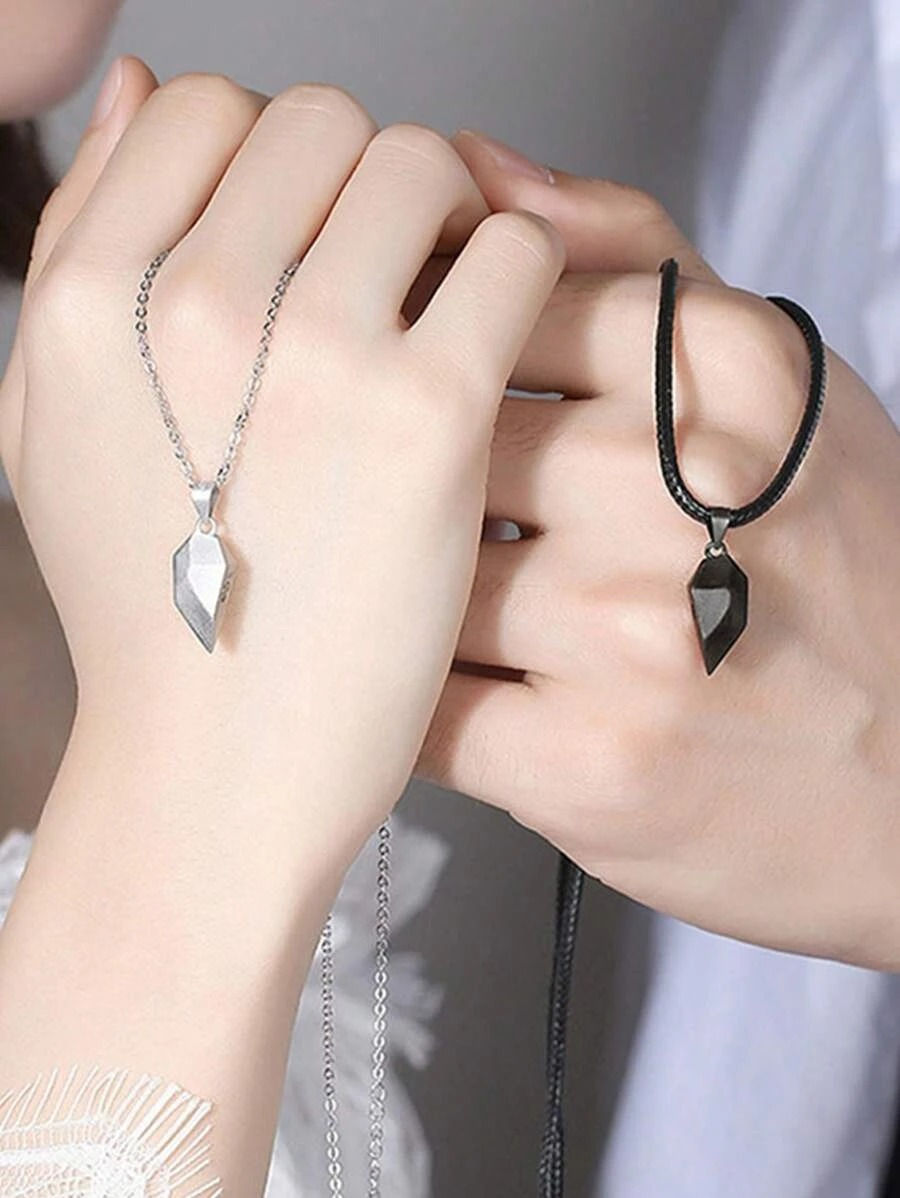 Miniatura: Collares corazones imantados