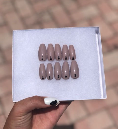 Thumbnail: Modern Dot Nail Set